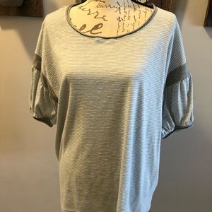 NWOT Easel Bubble Sleeve Boutique Top